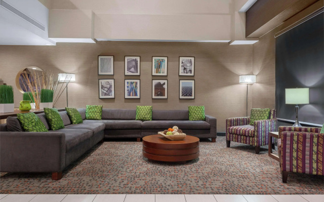 DoubleTree Suites by Hilton Dayton - Miamisburg