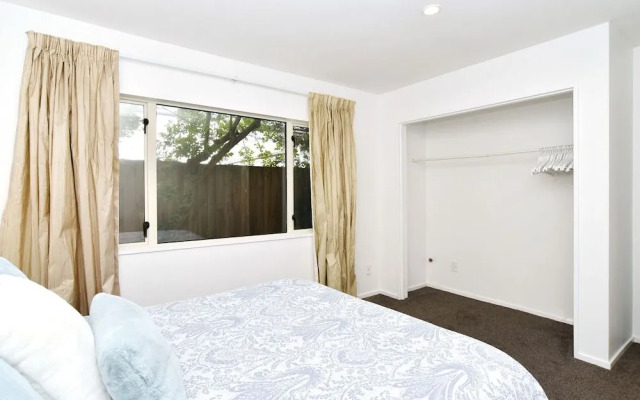 Moa Place - Christchurch Holiday Homes
