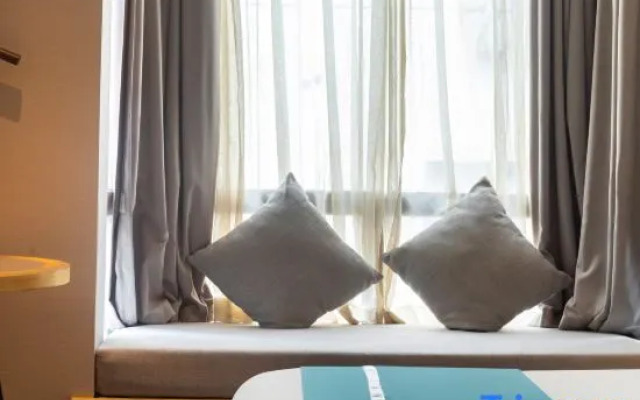 Shiyan Jiahua Holiday Hotel (Wuyan Shopping Mall People's Hospital Branch)