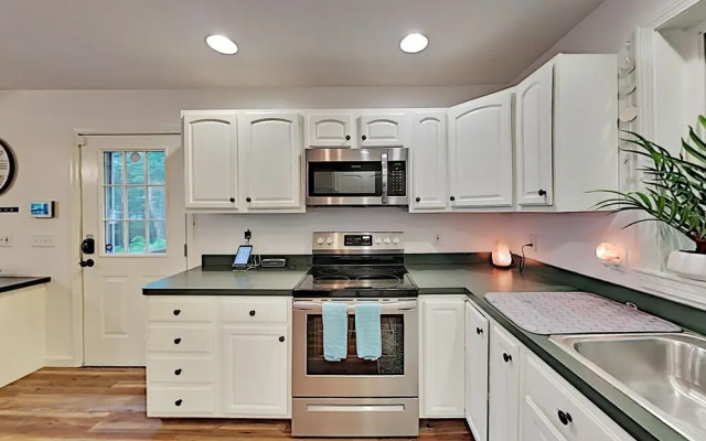 76overrd 3 Bedroom Home