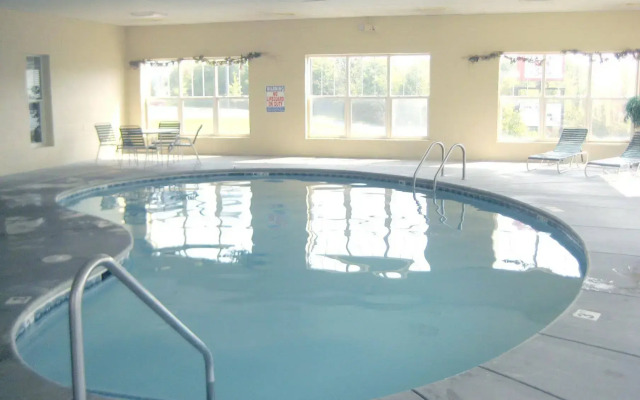 Red Roof Inn & Suites Knoxville East