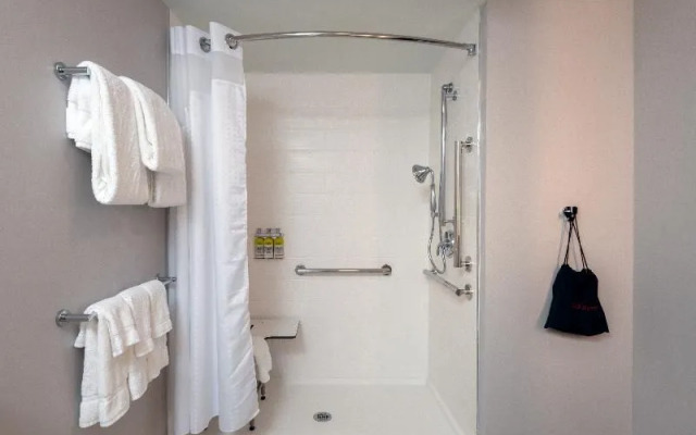 Holiday Inn Express Tulsa Downtown - Arts District