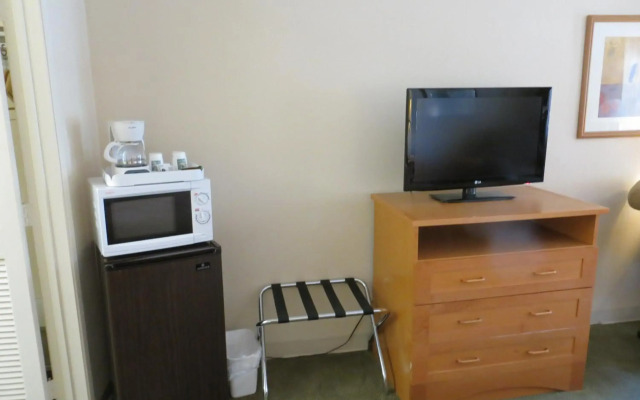 Travelodge by Wyndham Palm Springs