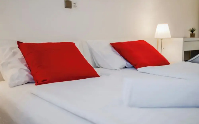 Red Vibe Studio Central 2
