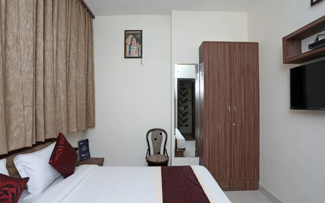 OYO 10326 Hotel The Indra INN