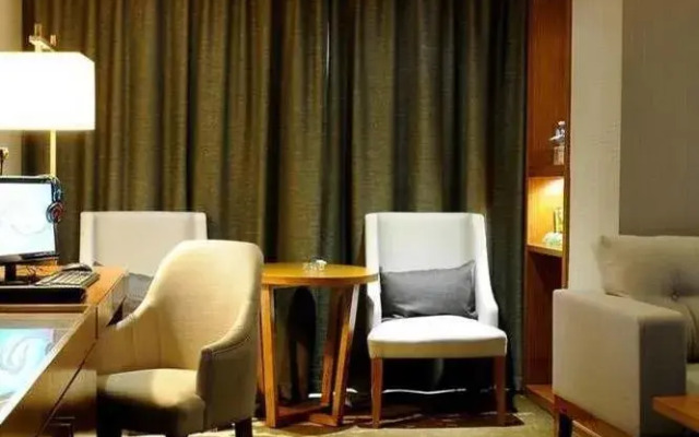 Yannian Huijing Hotel