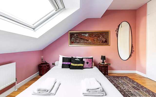 Stylish & Spacious 3-bed Home in Vibrant Bow