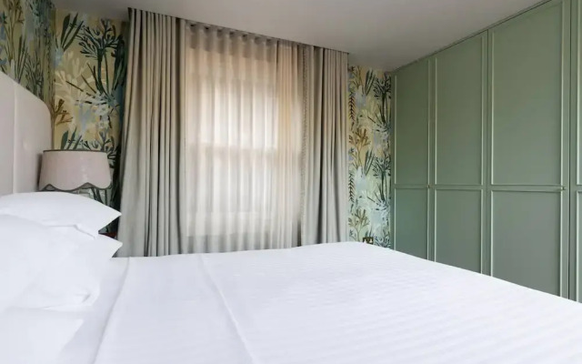St Luke's Mews III by Onefinestay