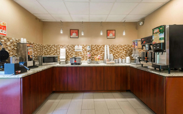 Super 8 by Wyndham Mars/Cranberry/Pittsburgh Area
