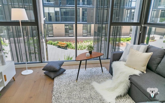 Luxury 2 Bed APT Walk to Eastvillage Close to CBD Nze906 – Balcony – Sydney