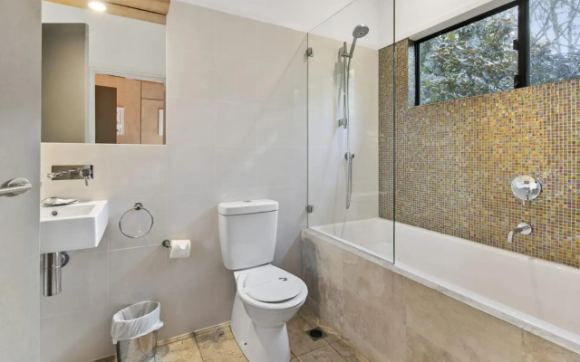 Pandanus Retreat