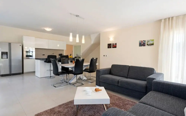 Luxurious Villa in Splitska With Swimming Pool