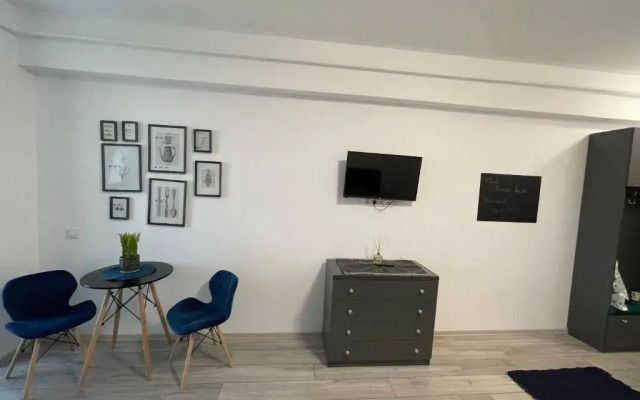 Lazar Towers Studios & Apartments near Palas