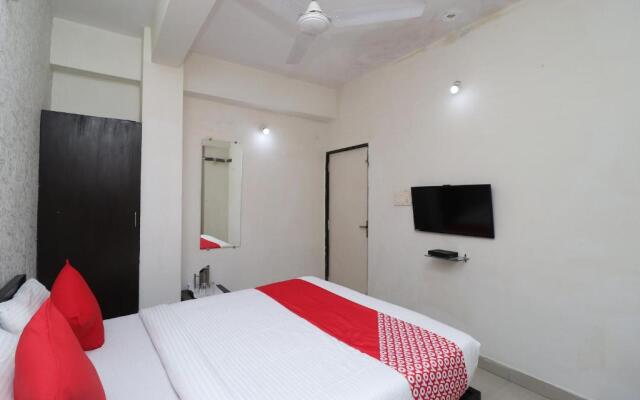 Oyo 6448 Hotel Smriti Grand