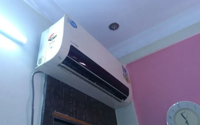Iroomz Hotel New SS INN