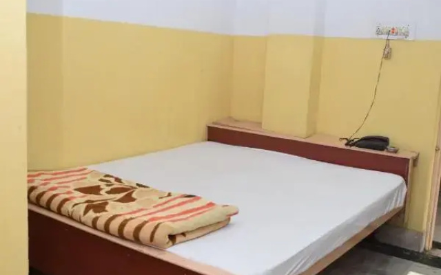 Hotel Savitri