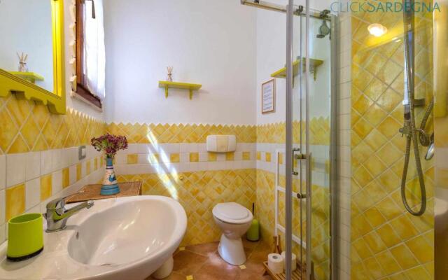 Alghero, Villa Josephine With Spectacular Swimming Pool, for 8 Guests