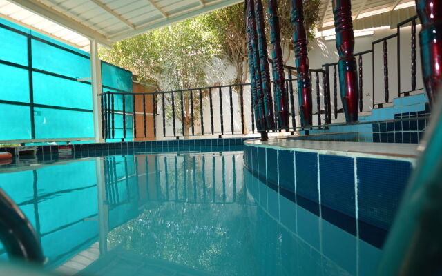 Al Ahmadi Plaza Resort