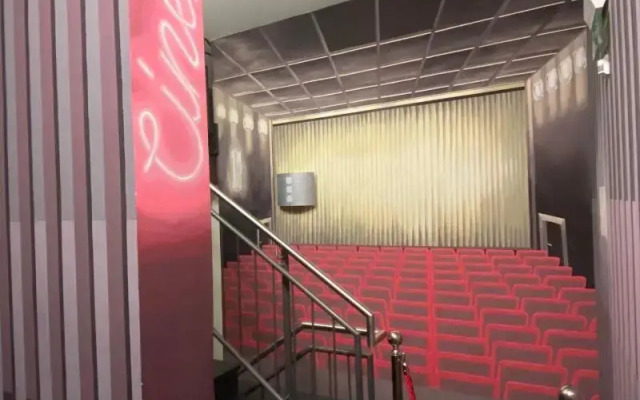 Cinehotel Maroni