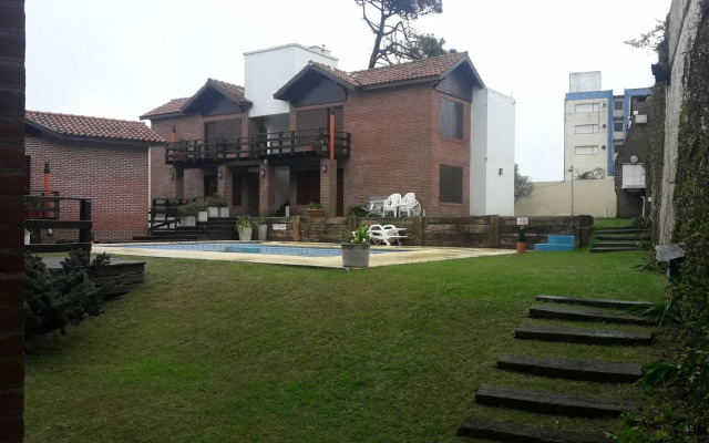 Hotel y Apart De La Plaza