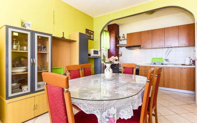 Holiday House Anica
