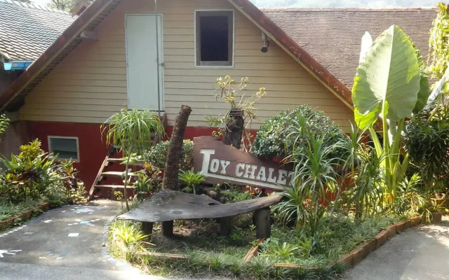OYO 75353 Loy Chalet Resort