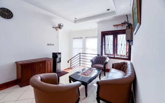 House Of Livina Mitra RedDoorz