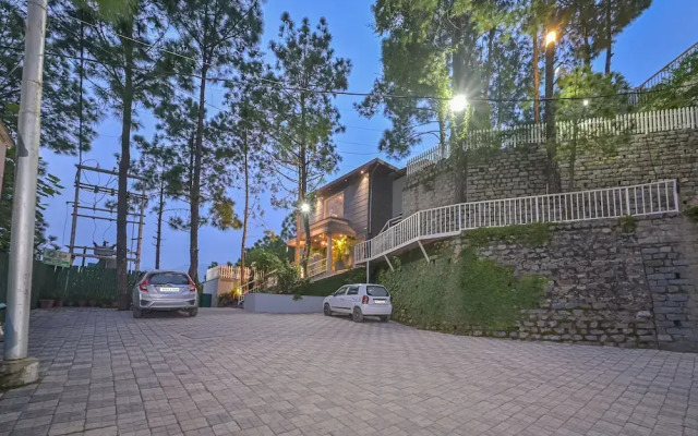 Jungle Lodge Resort