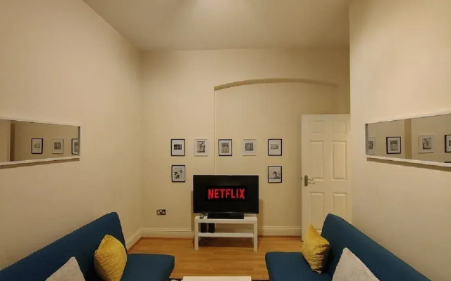 Newhall Street Apartment
