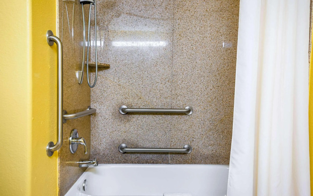 Quality Inn & Suites Franklin