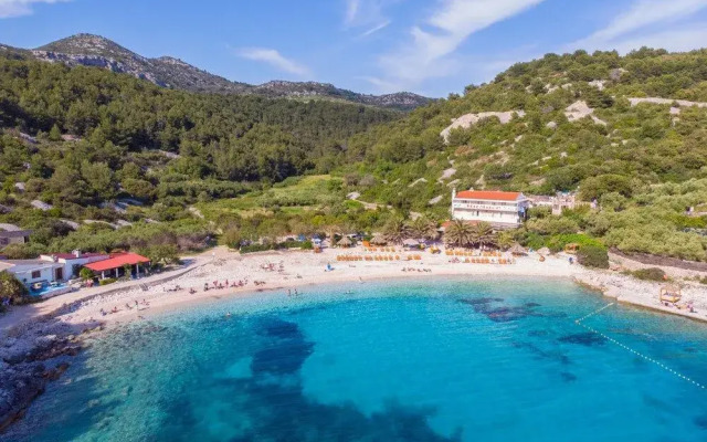 Apartments and Rooms Nikol