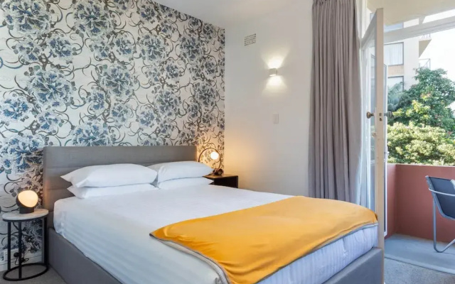 Comfy Balcony Studio Near Parks,