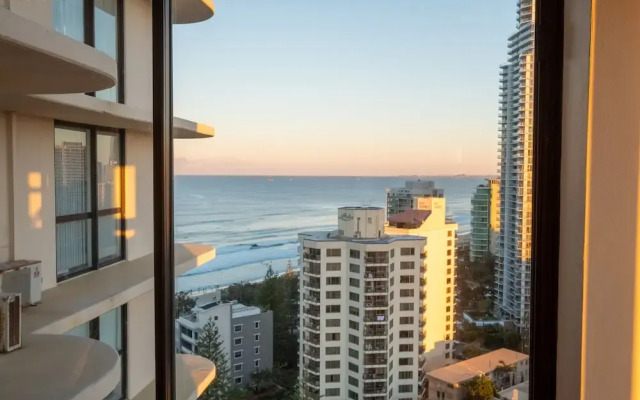 Heart of Surfers Paradise - Ocean Views