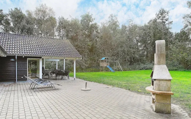 Modern Holiday Home in Ålbæk With Roofed Terrace