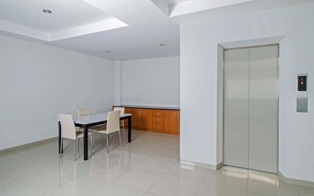 RedDoorz Plus @ Setiabudi Tengah