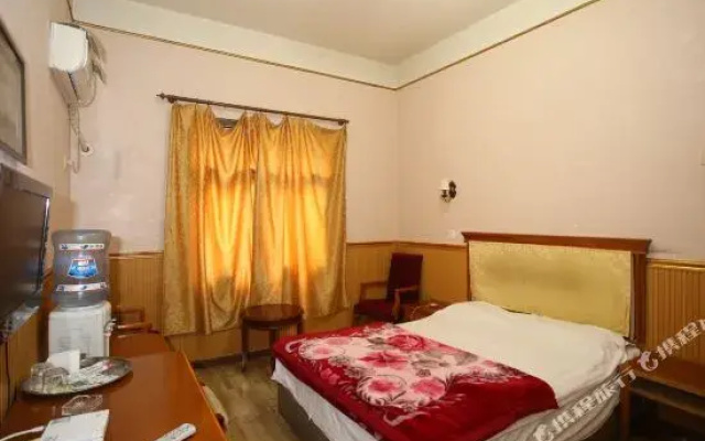 Longteng Hotel (Chengdu Shuangliu Square Branch)