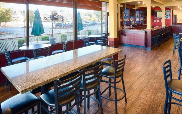Red Lion Hotel & Conference Center - Seattle/Renton