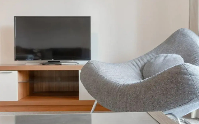 2 Bedroom Apartment In Aldgate East