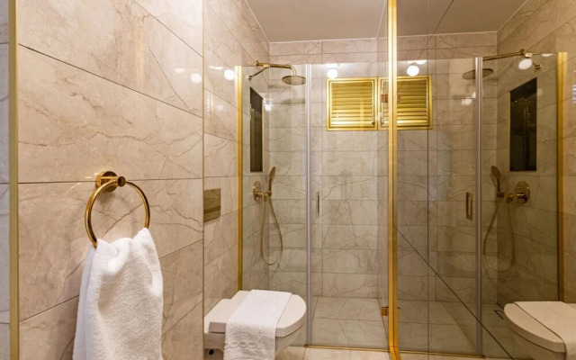 House With Balcony and City View in Besiktas