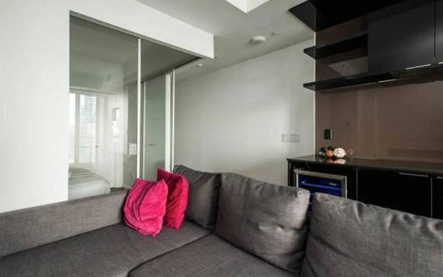 NGE Stays - Temperance St. Apartments