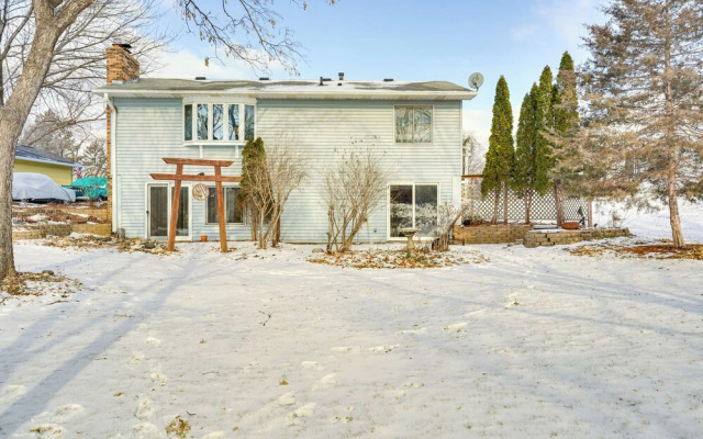 Charming Savage Home w/ Yard: 18 Mi to Minneapolis