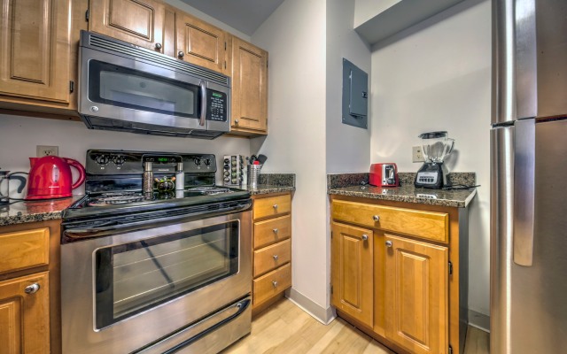 Upscale Apt with everything you need!