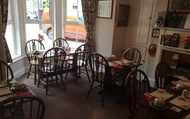 Apsley Villa Guest House