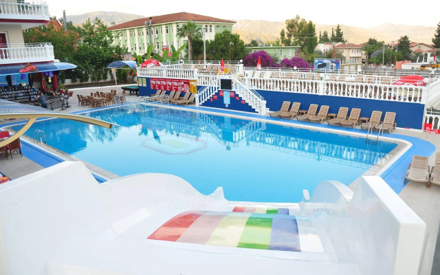 Mustis Royal Plaza Hotel