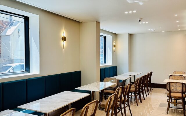 Hound Hotel Gijang-osiria