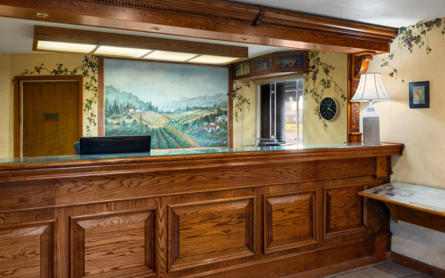 Travelodge by Wyndham Lemoore Near Naval Air Station