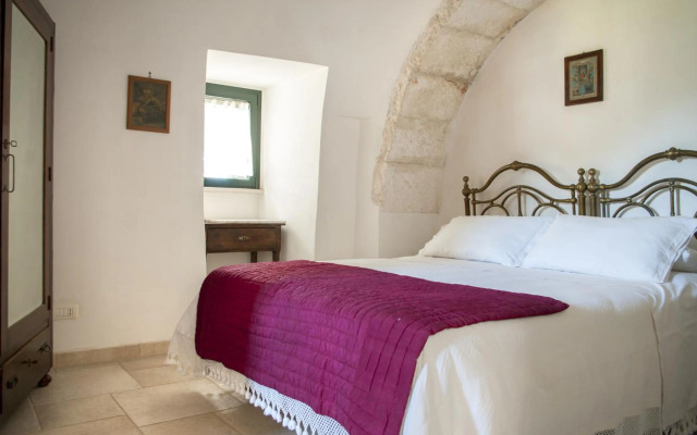 Trulli sul vignale in Masseria Santalachicca