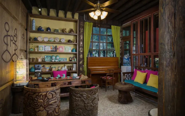 Blossom Hill Inn Lijiang