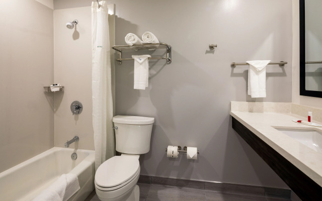 Travelodge by Wyndham LAX