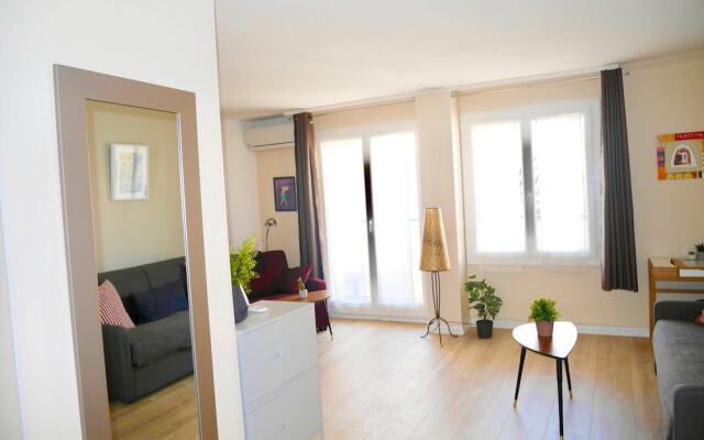 Studio in Marseille, With Furnished Balcony and Wifi - 2 km From the B